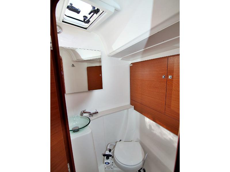 Book yachts online - sailboat - DUFOUR 460 Grand Large BT - LOLA - rent