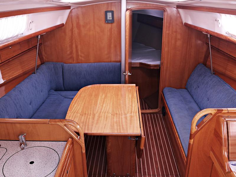 Book yachts online - sailboat - BAVARIA 33 C - FRANA - rent