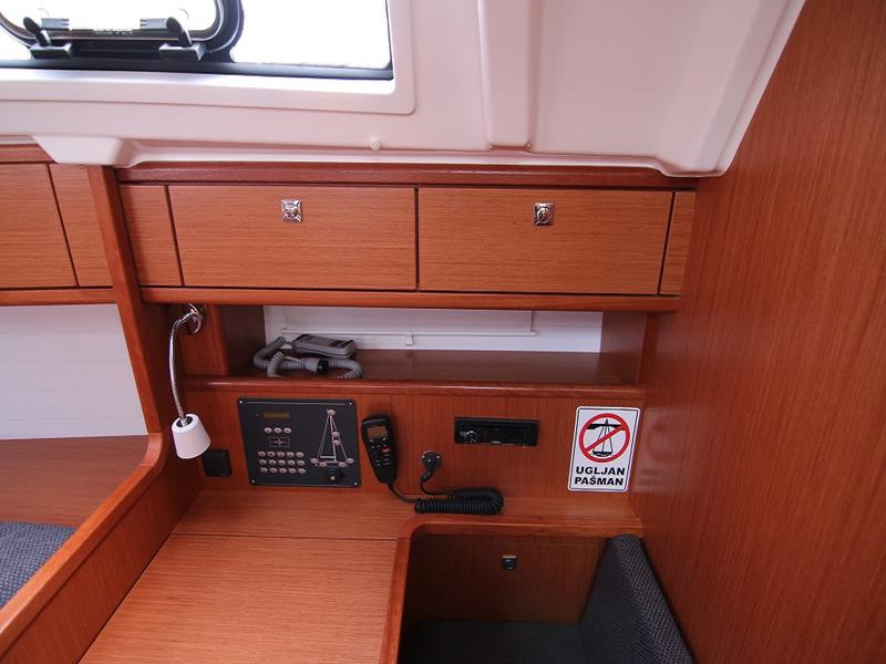 Book yachts online - sailboat - BAVARIA C 41 BT - REBECCA - rent