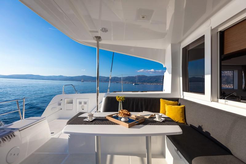 Book yachts online - catamaran - Lagoon 40 - ZAGVOZD - rent