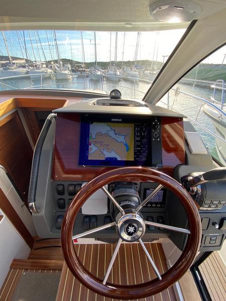 Book yachts online - motorboat - Nimbus 365 Coupé - FOURLUX - rent