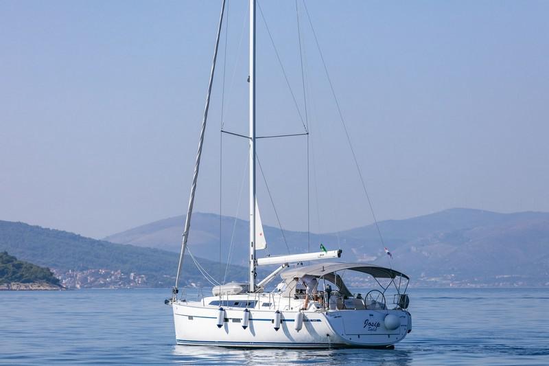 Book yachts online - sailboat - Bavaria Cruiser 46 - JOSIP - rent