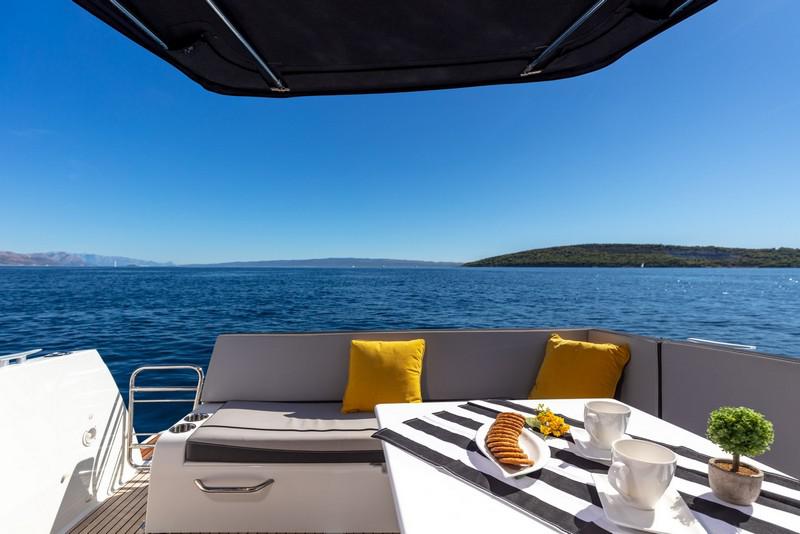 Book yachts online - motorboat - Jeanneau Merry Fisher 895 - EMANUEL - rent