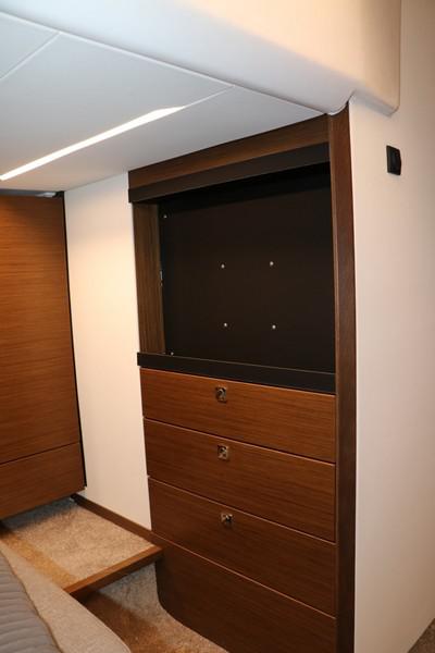 Book yachts online - motorboat - Bavaria R40 FLY - STEP TWO - rent