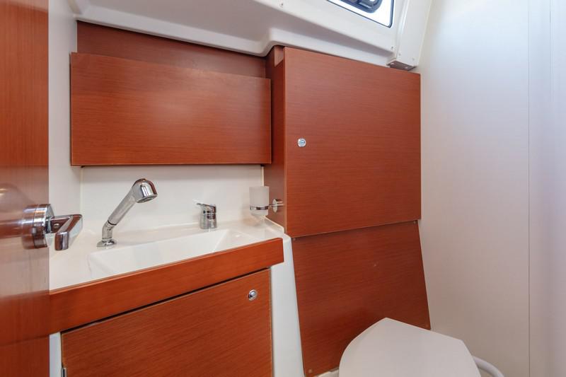 Book yachts online - sailboat - Beneteau Oceanis 38.1 - ANIMA MARIS 3 - rent