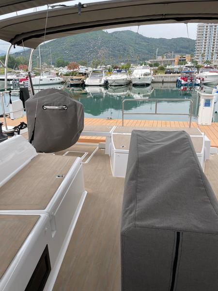 Book yachts online - sailboat - Dufour 470 - Emma - rent