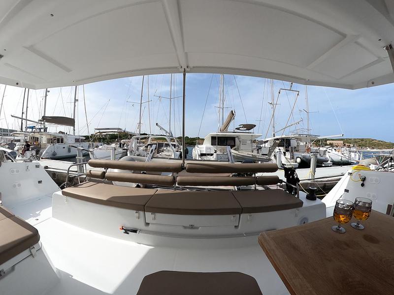Book yachts online - catamaran - Astréa 42 - Princess Kiara - rent
