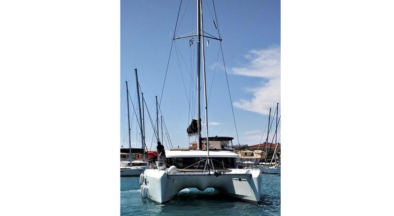 Book yachts online - catamaran - Lagoon 42 - Niki - rent