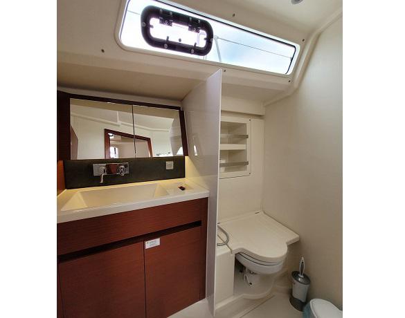 Book yachts online - sailboat - Hanse 418 - heNA - rent