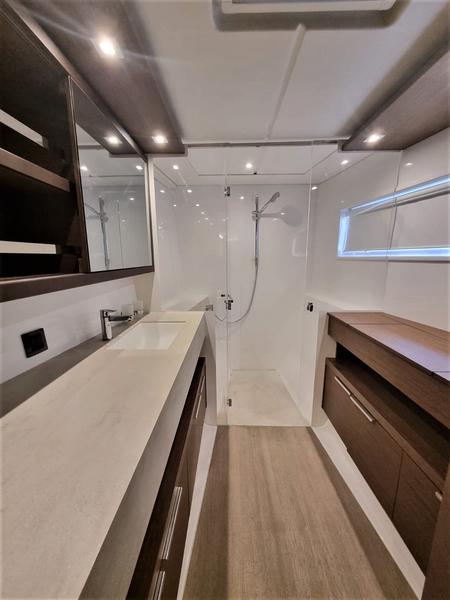 Book yachts online - catamaran - Lagoon 46 Owners Version - Free Bird II - rent