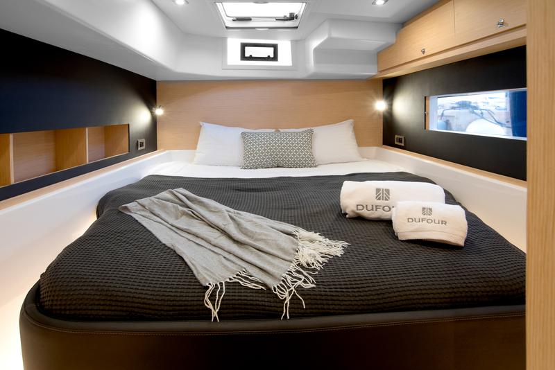 Book yachts online - catamaran - Dufour Catamaran 48 - Orfeas - rent