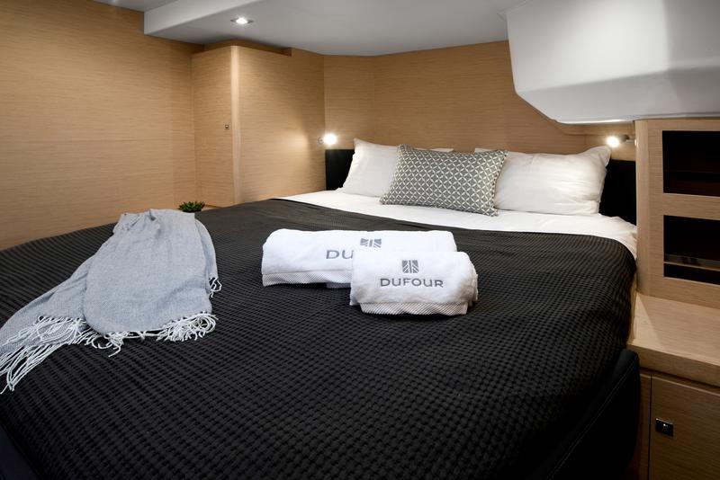 Book yachts online - catamaran - Dufour Catamaran 48 - Orfeas - rent
