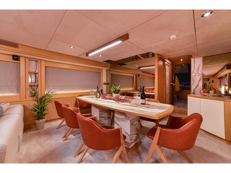 Book yachts online - motorboat - Royal Denship 85 - Stela 117 - rent