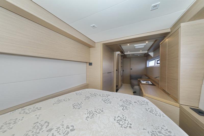Book yachts online - catamaran - Lagoon 51 - owner version - SERENDIPITY - rent