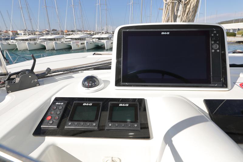 Book yachts online - catamaran - Lagoon 46 - WHY NOT - rent