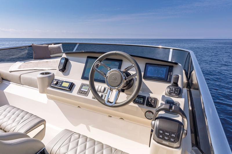 Book yachts online - motorboat - Absolute 47 Fly - Riaz Tahia - rent