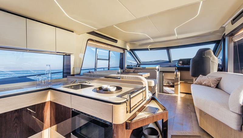 Book yachts online - motorboat - Absolute 47 Fly - Riaz Tahia - rent
