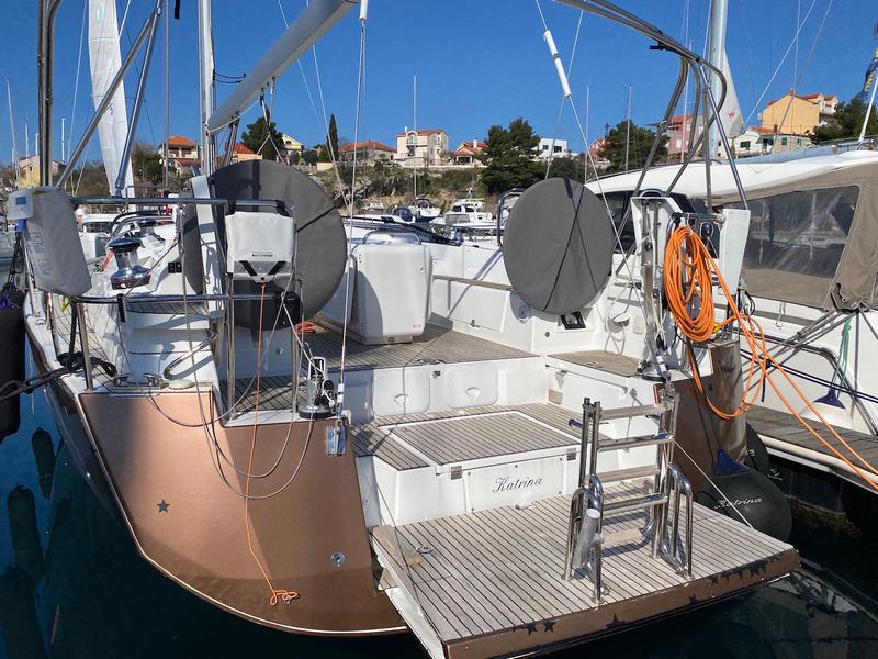 Book yachts online - sailboat - Jeanneau 51 - KATRINA - rent