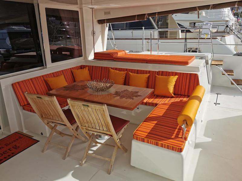 Book yachts online - catamaran - Lagoon 560 - ICEBERG  - rent