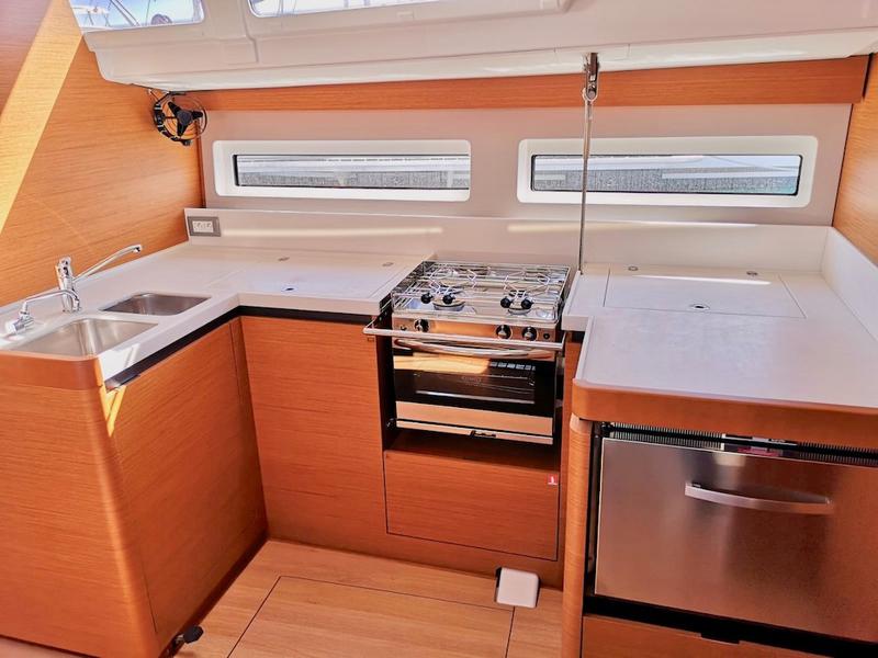 Book yachts online - sailboat - Sun Odyssey 490 - PERSIK - rent