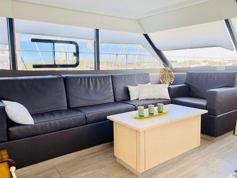 Book yachts online - powercatamaran - MY 44 Fountaine Pajot - ALPHA CENTAURI - rent