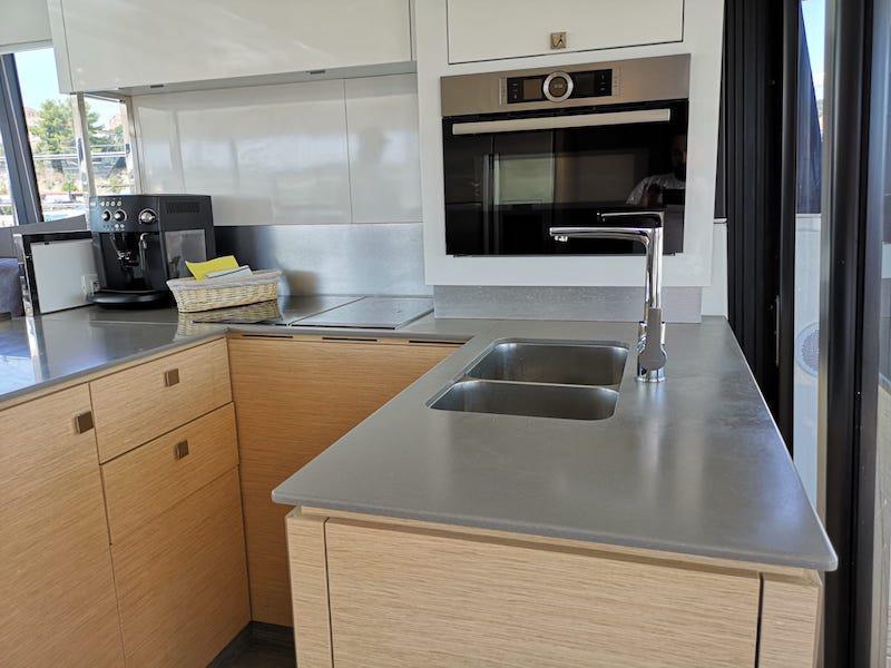 Book yachts online - powercatamaran - MY 44 Fountaine Pajot - ALPHA CENTAURI - rent