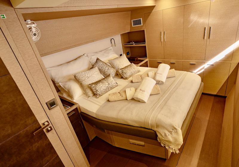 Book yachts online - powercatamaran - Lagoon 630 Power - ÄGIR - rent