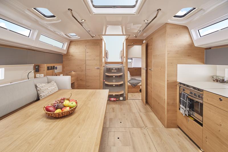 Book yachts online - sailboat - Elan Impression 43 NEW - ZARA - rent