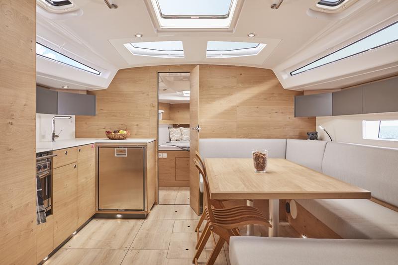 Book yachts online - sailboat - Elan Impression 43 NEW - ZARA - rent