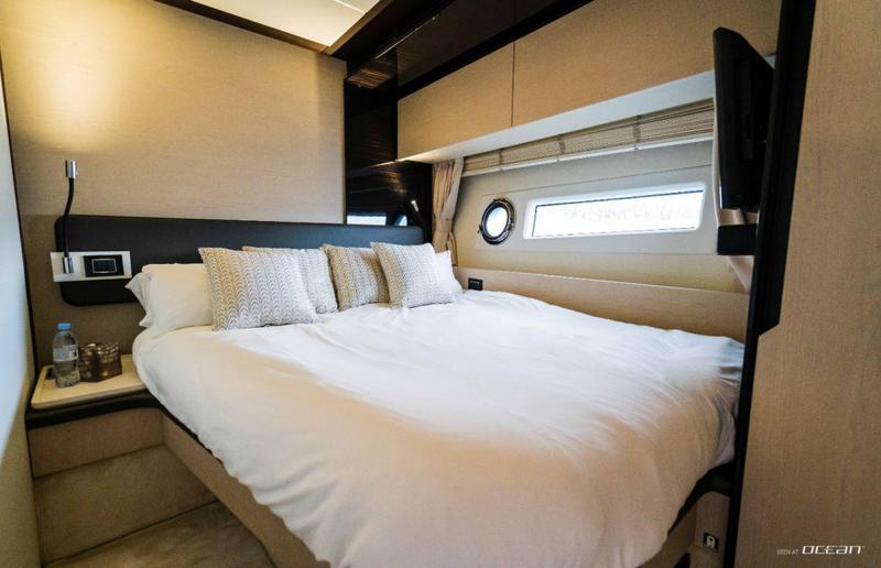 Book yachts online - motorboat - Azimut 72 Fly - Mineira - rent