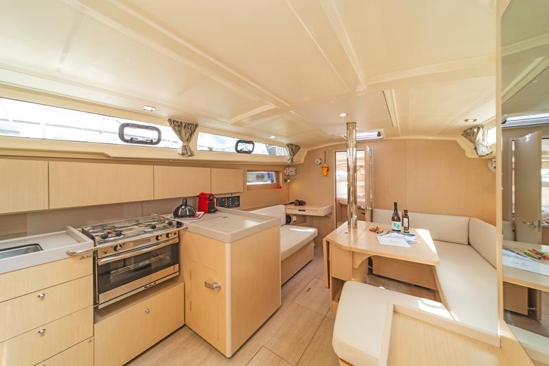 Book yachts online - sailboat - Oceanis 41.1 - SILVER ANGEL - rent
