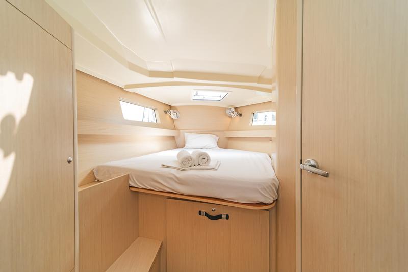 Book yachts online - sailboat - Oceanis 41.1 - SILVER ANGEL - rent