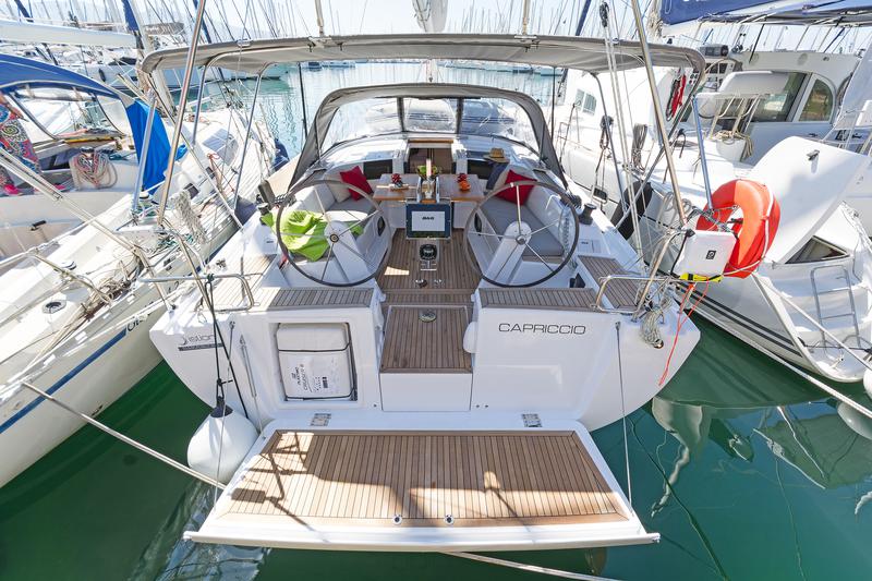 Book yachts online - sailboat - Hanse 385 - CAPRICCIO - rent