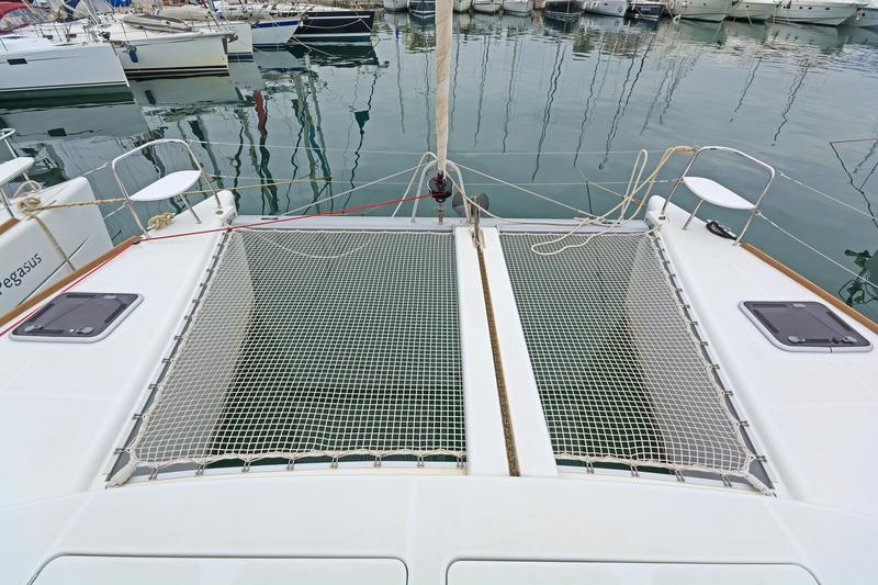 Book yachts online - catamaran - Lagoon 380 S2 - Cataki - rent