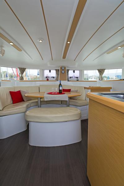 Book yachts online - catamaran - Lagoon 380 S2 - Cataki - rent