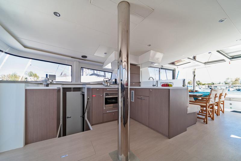Book yachts online - catamaran - Bali 4.8 A/C &amp; GEN &amp; WM - ABOUT TIME - rent