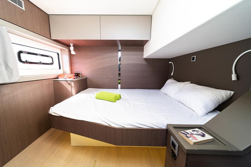 Book yachts online - catamaran - Bali 4.8 A/C &amp; GEN &amp; WM - ABOUT TIME - rent