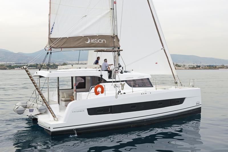 Book yachts online - catamaran - Bali Catspace - MEDITEO - rent