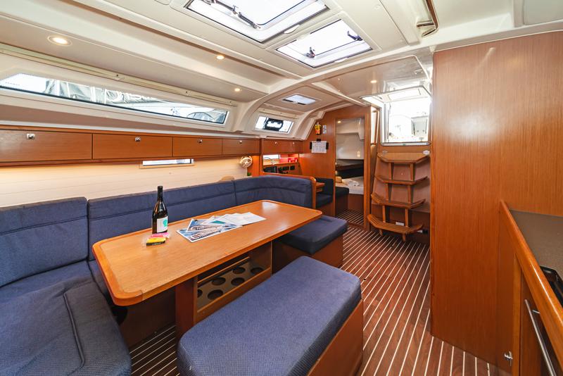 Book yachts online - sailboat - Bavaria Cruiser 41 - BLUE PEARL - rent