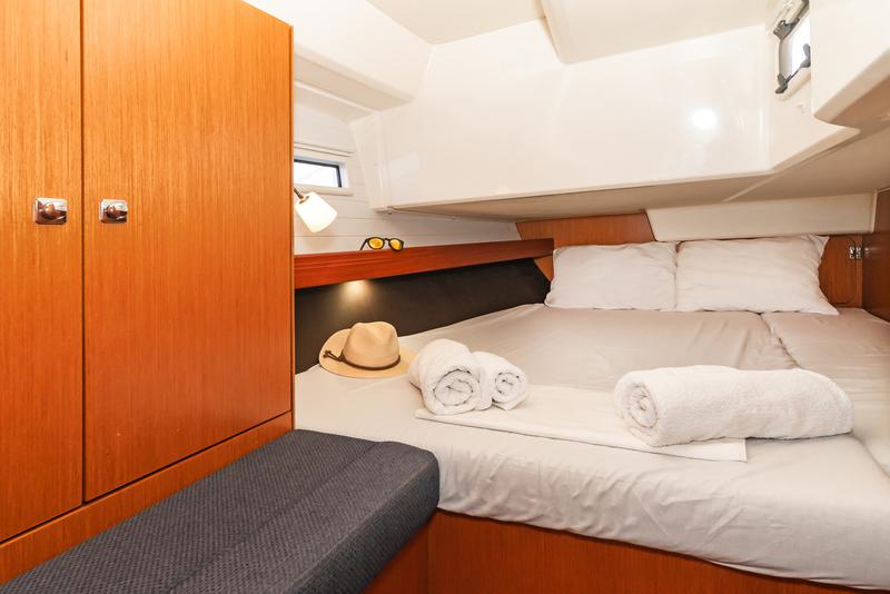 Book yachts online - sailboat - Bavaria Cruiser 41 - BLUE PEARL - rent