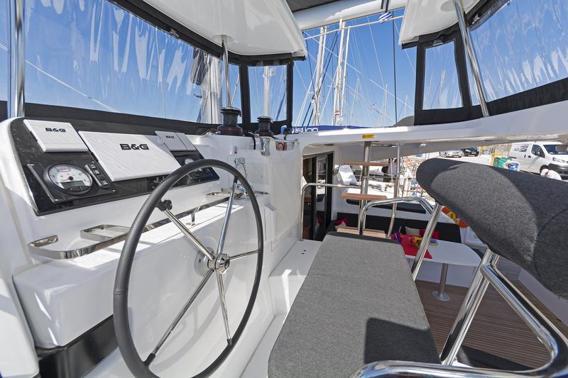 Book yachts online - catamaran - Lagoon 42 A/C &amp; GEN. - BREEZE - rent