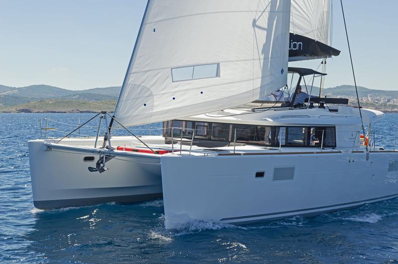 Book yachts online - catamaran - Lagoon 450  Fly A/C &amp; GEN (4 wc) - ALEX JR. - rent