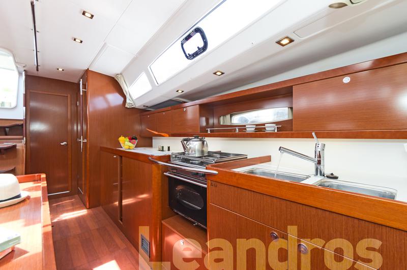 Book yachts online - sailboat - Oceanis 50 Family A/C &amp; GEN - Leandros - rent