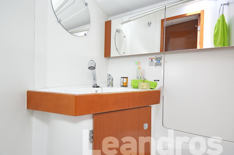 Book yachts online - sailboat - Oceanis 50 Family A/C &amp; GEN - Leandros - rent