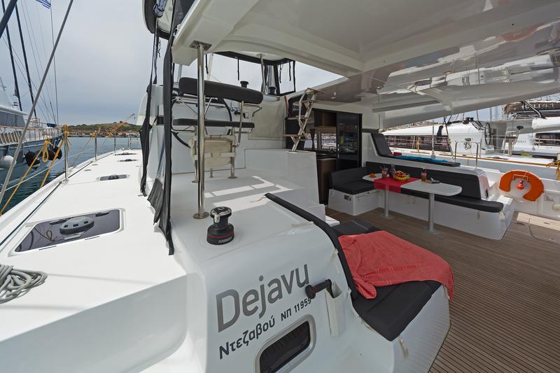 Book yachts online - catamaran - Lagoon 42 A/C &amp; GEN. - DEJA VU - rent