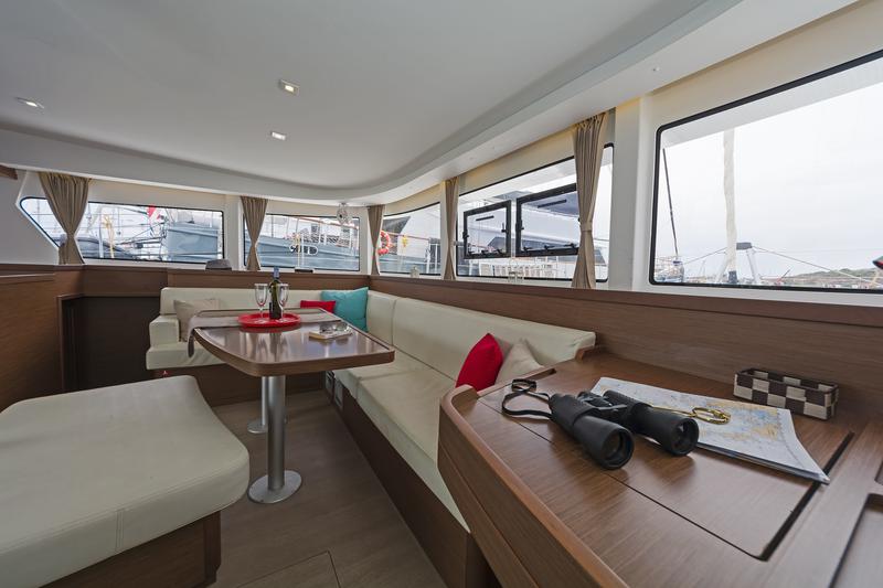 Book yachts online - catamaran - Lagoon 42 A/C &amp; GEN. - DEJA VU - rent