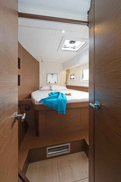 Book yachts online - catamaran - Lagoon 42 A/C &amp; GEN. - DEJA VU - rent