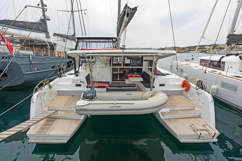 Book yachts online - catamaran - Lagoon 42 A/C &amp; GEN. - DEJA VU - rent