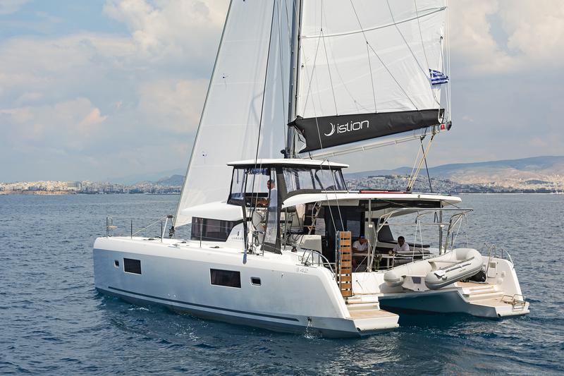 Book yachts online - catamaran - Lagoon 42 A/C &amp; GEN. - DEJA VU - rent