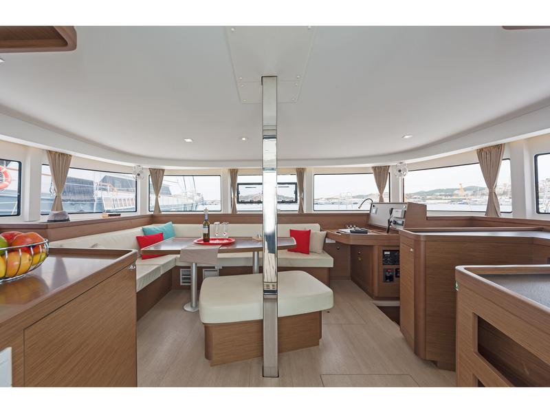 Book yachts online - catamaran - Lagoon 42 A/C &amp; GEN. - DEJA VU - rent
